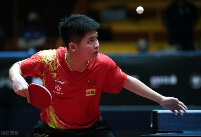 胡尔克完成职业生涯500球里程碑，球迷打出巨型TIFO致敬