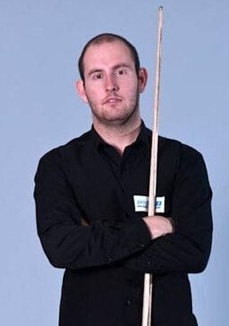 申京隔扣颜射亚当斯，后者按头锁喉遭申京“挑衅”：就扣你这混球