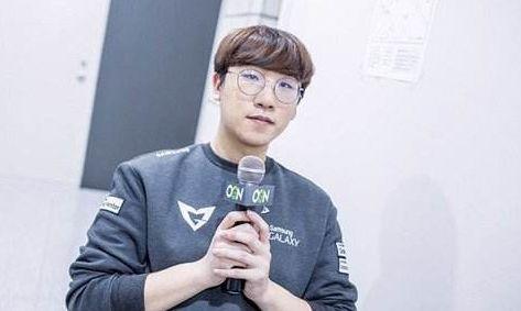 今天是北京时间2025年12月08日星期一,欢迎收看早报！